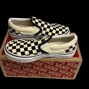 1,256
Vans Unisex-Child Classic Slip-On Core (little kid size 12)